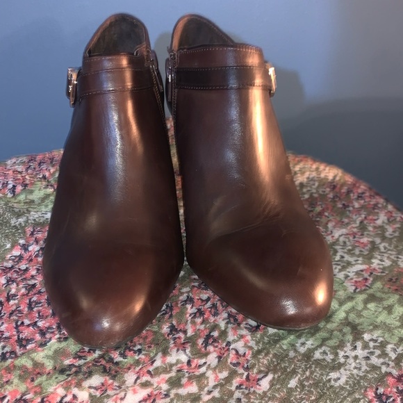 Antonio Melani Size 9.5 Chocolate Booties - Picture 9 of 16